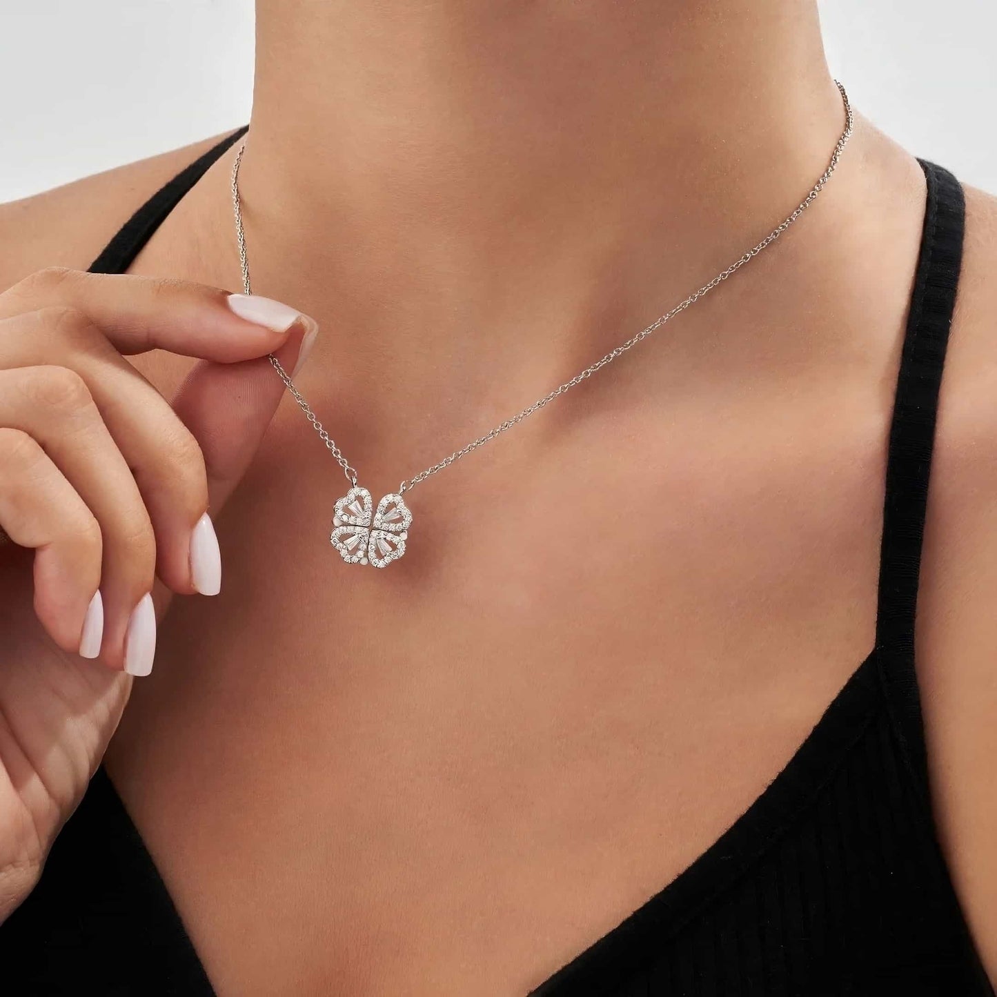 18k Dainty Eternal Clover Necklace